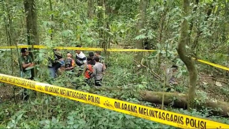 penemuan-mayat-wanita-di-pacet-mojokerto-1_169