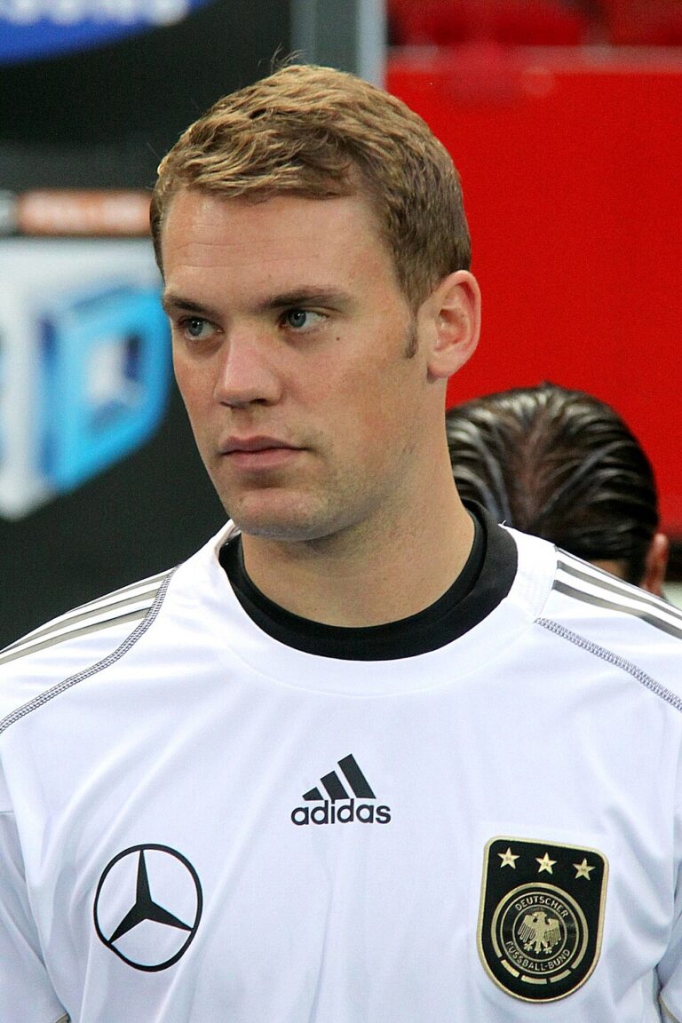 Manuel_Neuer,_Germany_national_football_team_(01)
