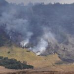 pemadaman-kebakaran-kawasan-savana-gunung-bromo-1_169