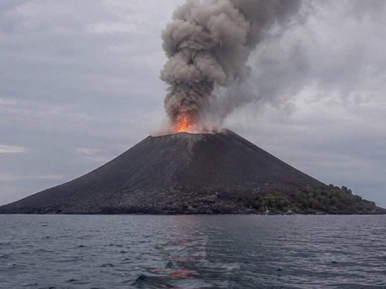 gunung_anak_krakatau_3
